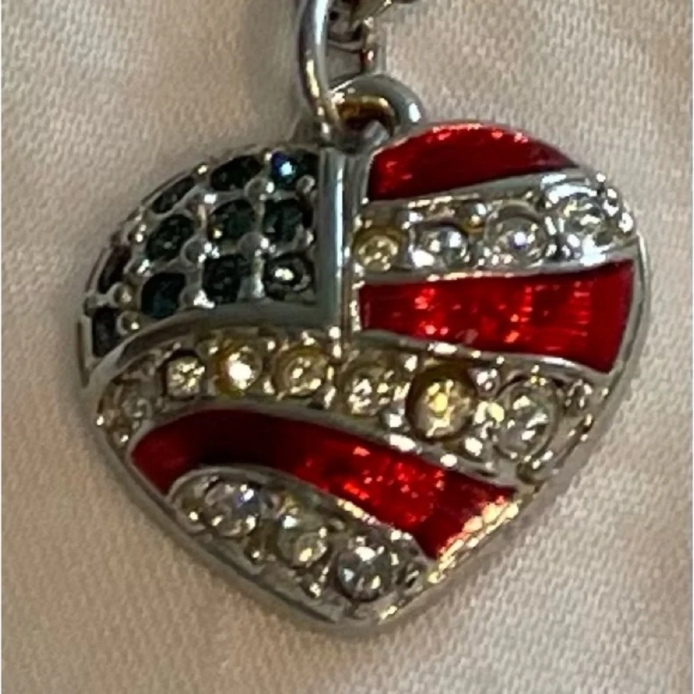🇺🇸 Swarovski USA American Flag Heart Necklace ~ Signed & Sparkling Patriotic! - Picture 4 of 8